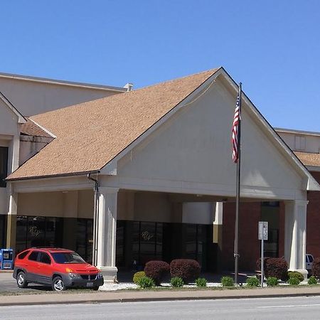 Eagle'S Nest Hotel & Conference Center Quincy Exterior photo